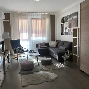 rezervați aici